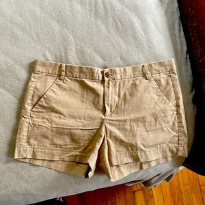 NWOT GAP Sunkissed Khaki Shorts